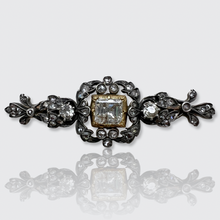 Load image into Gallery viewer, Vintage Floral Wreaths Bar Brooch