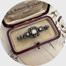 Load image into Gallery viewer, Vintage Floral Wreaths Bar Brooch