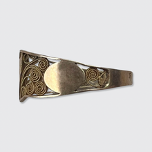 Load image into Gallery viewer, Georgian Filigree Shield Ring